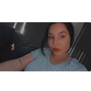 Meet your Posher, Chloe